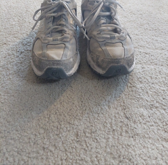 New Balance 53pSilver and Gray Running Shoes - Picture 2 of 8